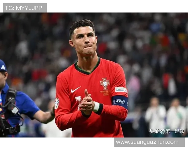 昔日球星风采再现 足球复古经典瞬间展现传奇岁月