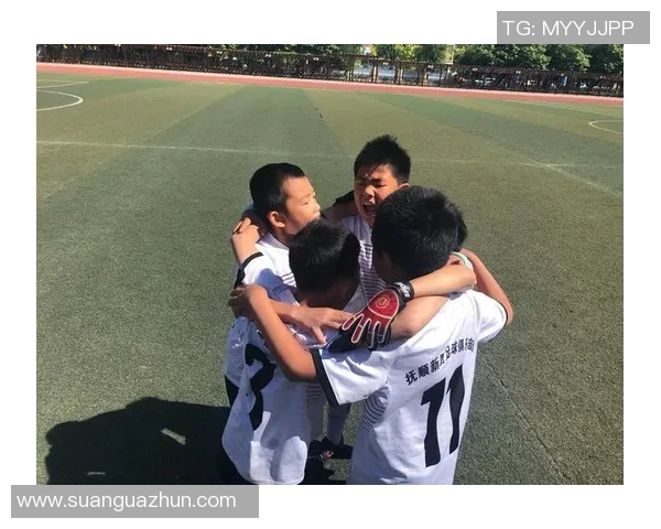 热血绿茵闪耀瞬间足球球星珍藏版明信片礼盒限量登场